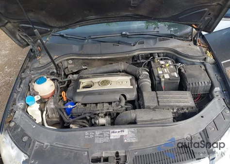 2008 Volkswagen Passat Turbo из США, поврежденный, VIN WVWXK73C58E234589